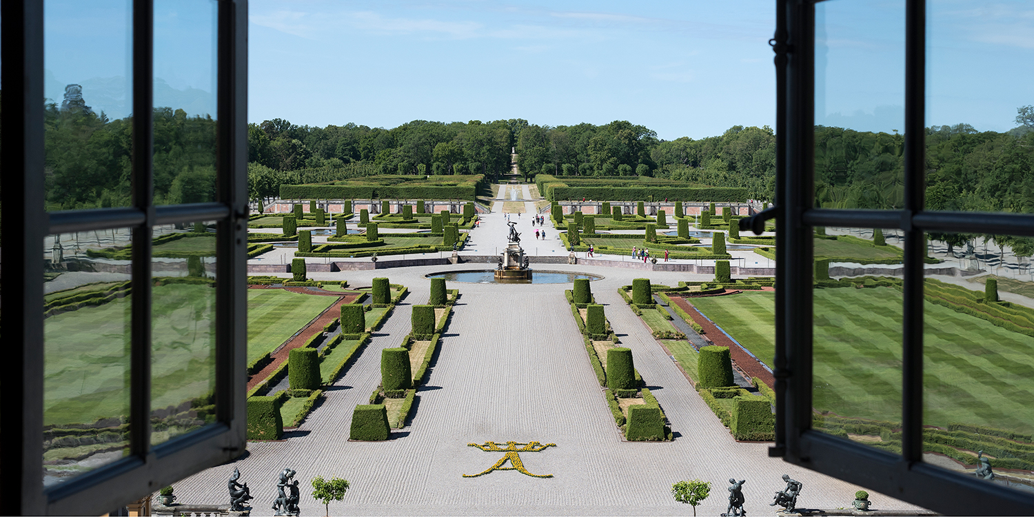 Drottningholm slott och slottspark.